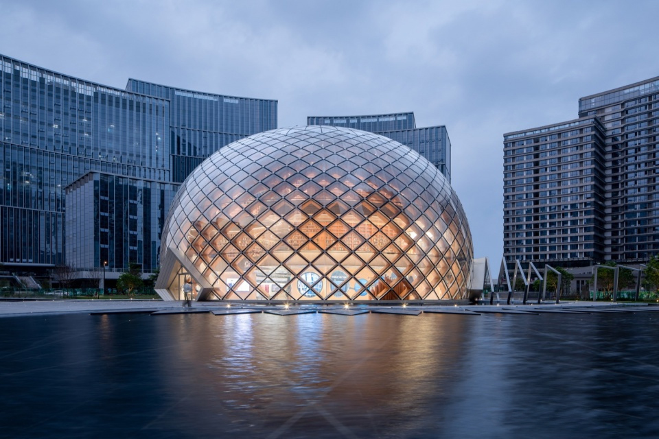 东弘耀兴园区球形建筑